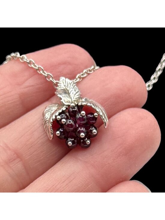 Unbranded Jewelry - Wine Motif Pendant Necklace Sterling Amethyst Bead Grapes Leaves Gift Box